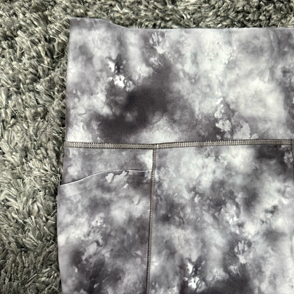 Athleta Salutation Stash Pocket Supernova Capri in Black, Size XL Tall - Picture 4 of 11